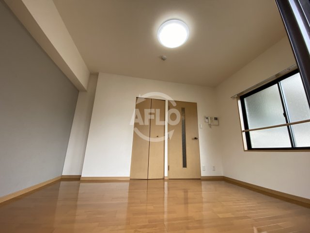 居室・リビング　レジデア西本町　洋室