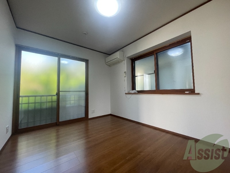 居室・リビング　洋室６帖のお部屋です。日当たりがいいですね。