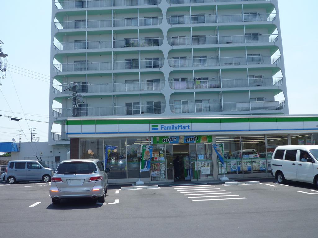 コンビニ　ファミリーマート　弁天島店（コンビニ）まで582m