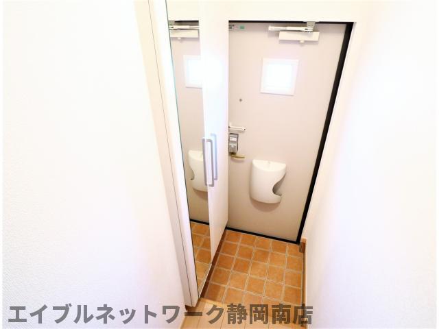 玄関　落ち着いた玄関です