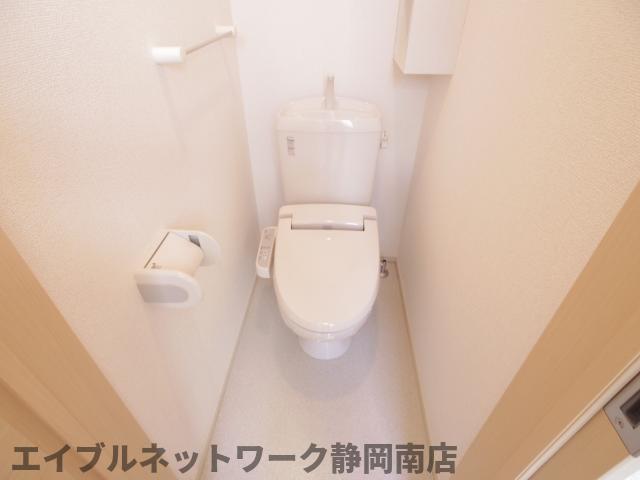 トイレ　落ち着いたトイレです