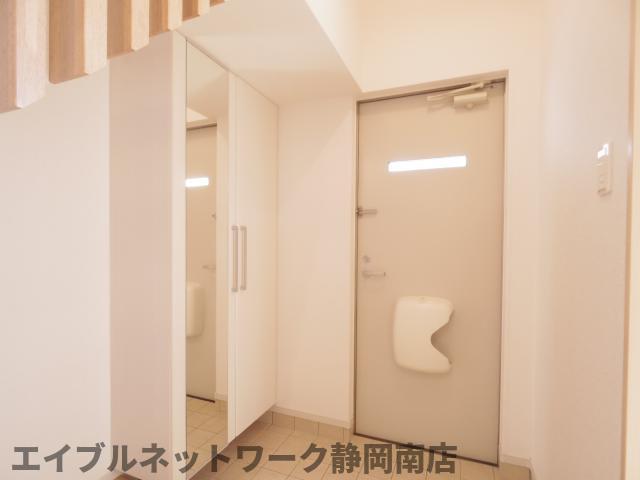 玄関　シンプルで使いやすい玄関です