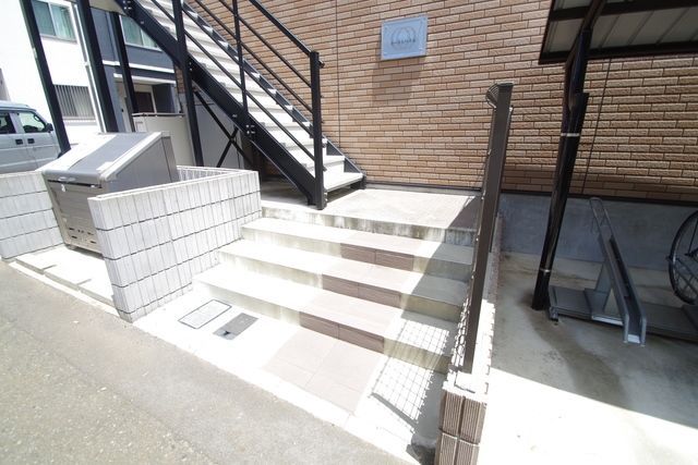 エントランス　★建物入り口★