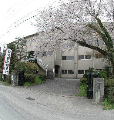 【岡崎市大平町のアパートの中学校】