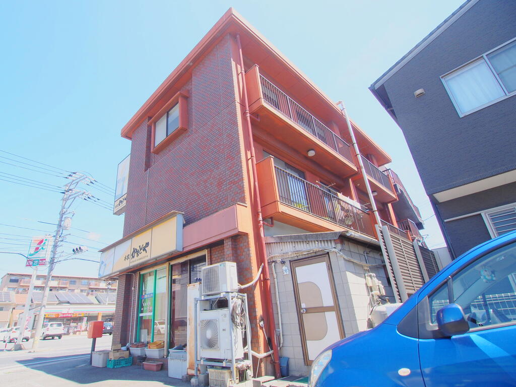 【安芸郡海田町南つくも町のマンションの建物外観】