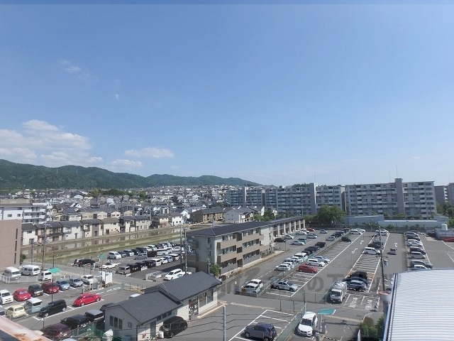 【京都市伏見区石田森東町のマンションの眺望】