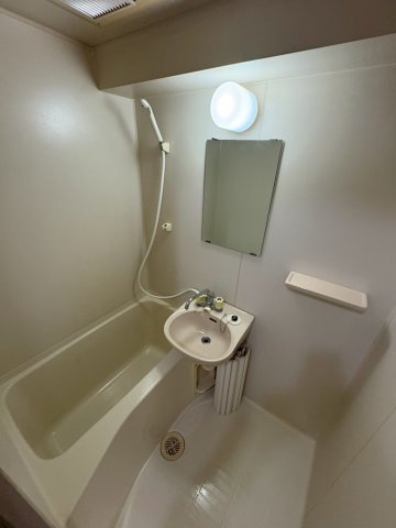 バス・シャワールーム　日々の疲れを癒すお風呂付です