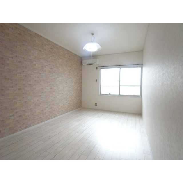 居室・リビング　※４０３号室の写真です。