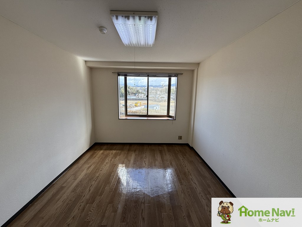 居室・リビング　エアコン付きです。インターネットが無料で使えます。