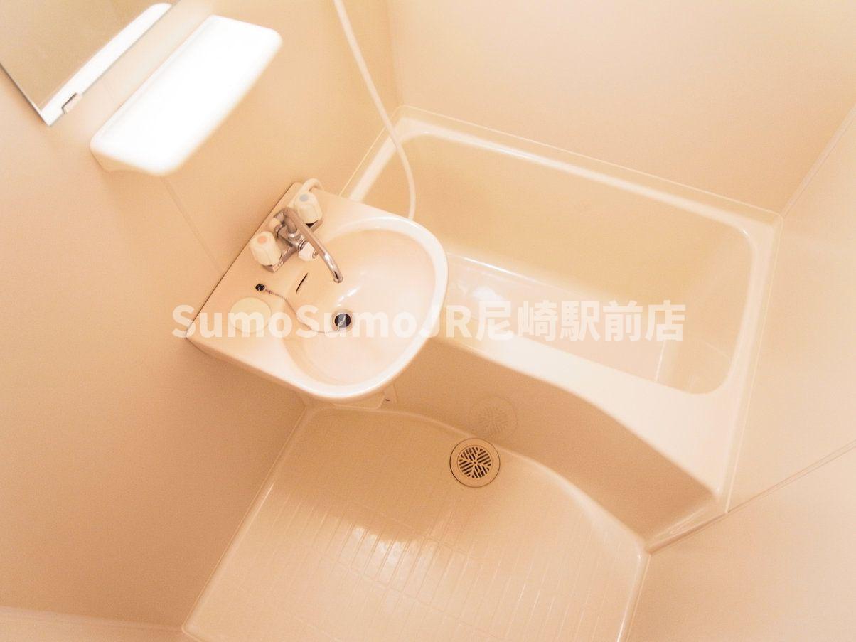 洗面設備　コンパクトで使いやすい洗面所