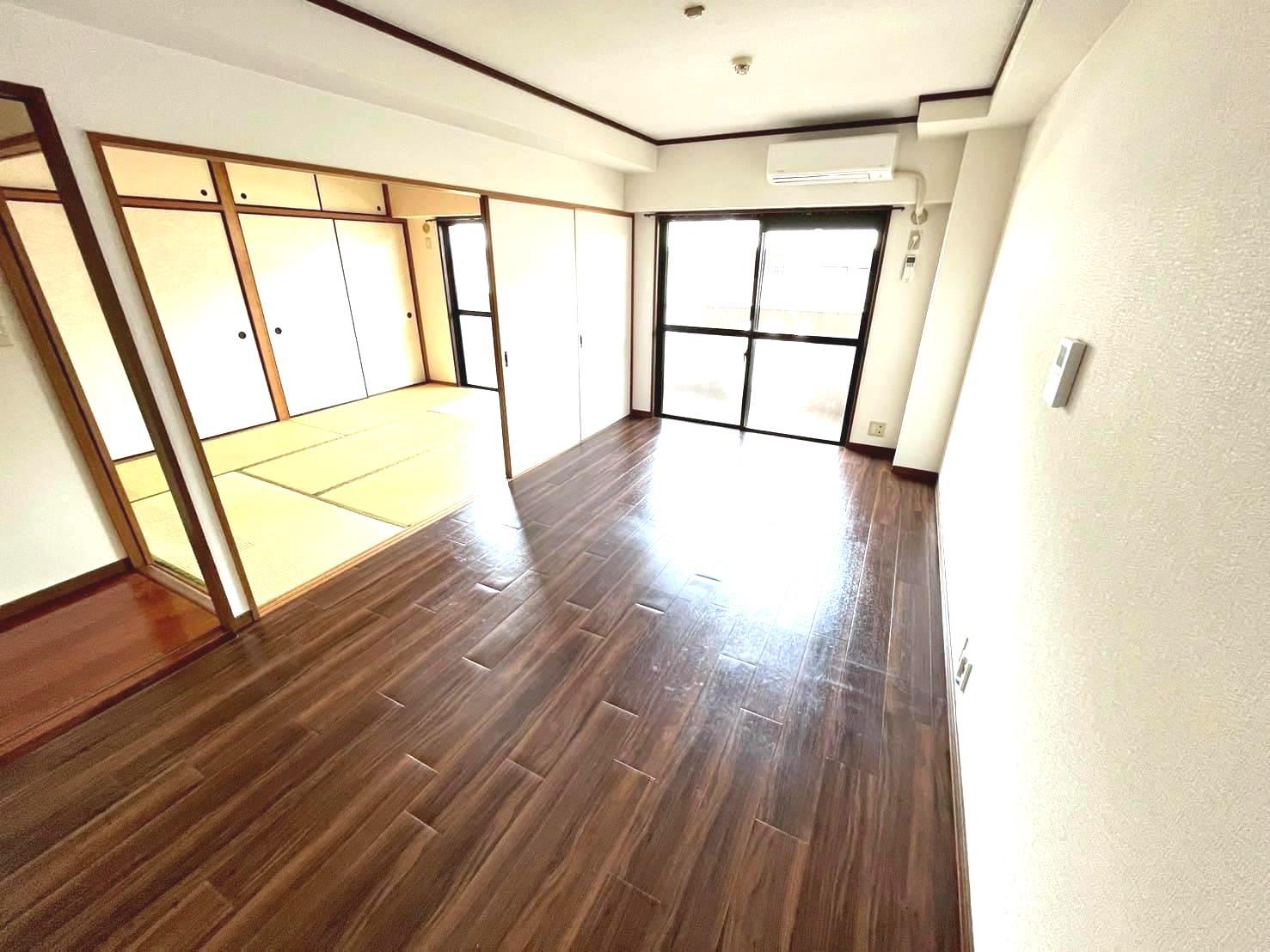 居室・リビング　広々としたリビング