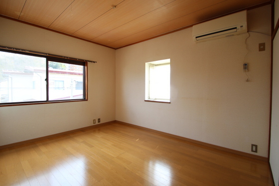 居室・リビング　※他号室の写真です