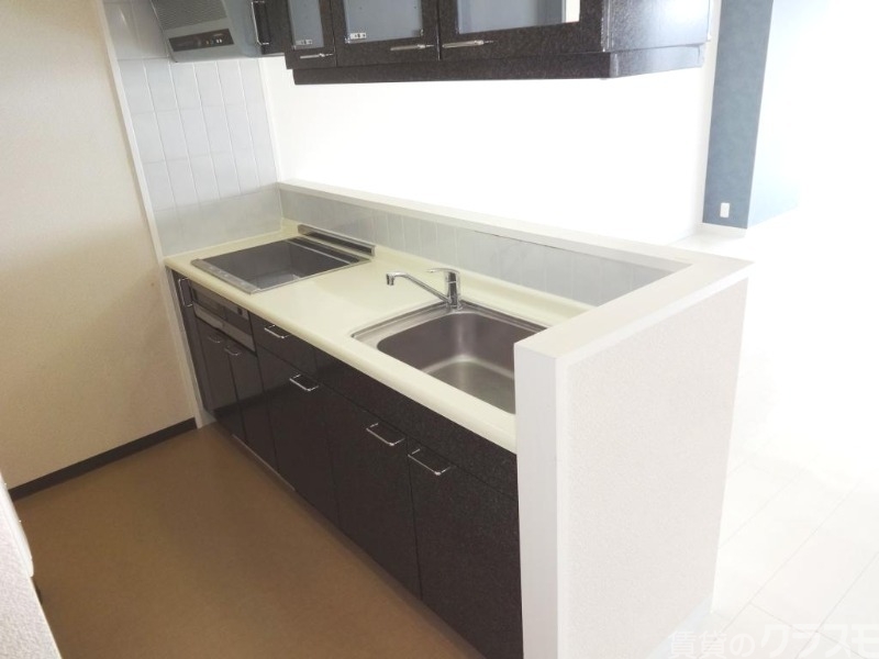 キッチン　調理スペースの広いキッチンです。