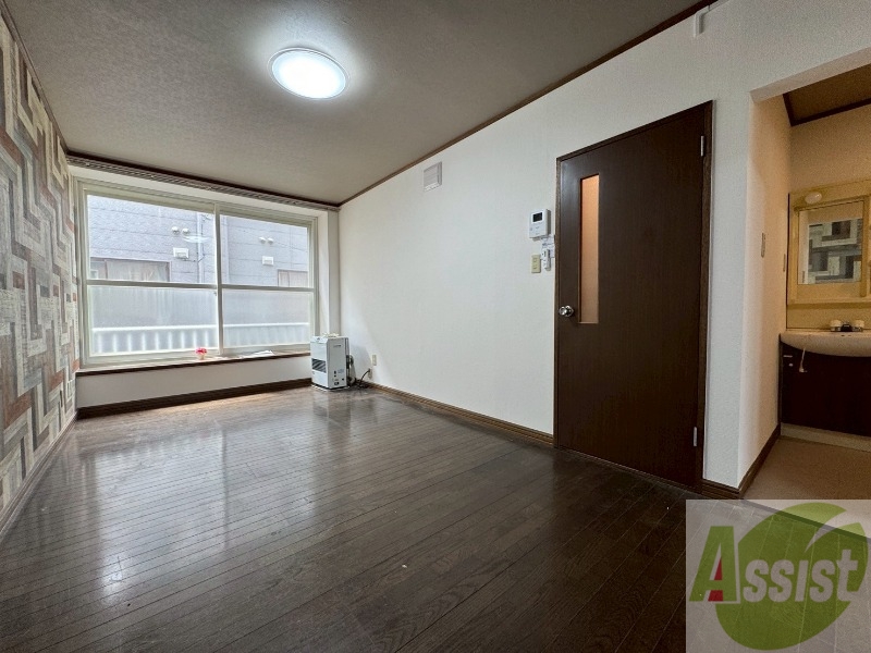 居室・リビング　広くてキレイなお部屋が広がっていて、充実した生活が送れそう。