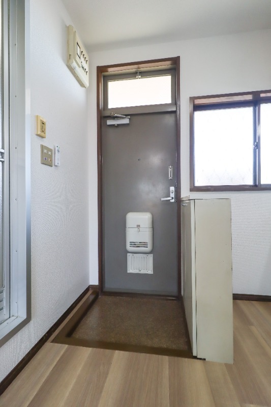 玄関　図面と現状に相違がある場合には現状を優先