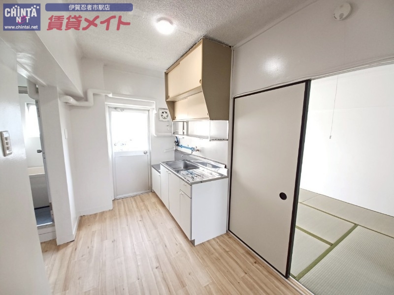 居室・リビング　別部屋参考写真となります。