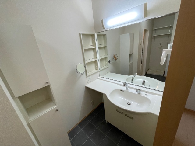 洗面設備　６帖以上の洋間