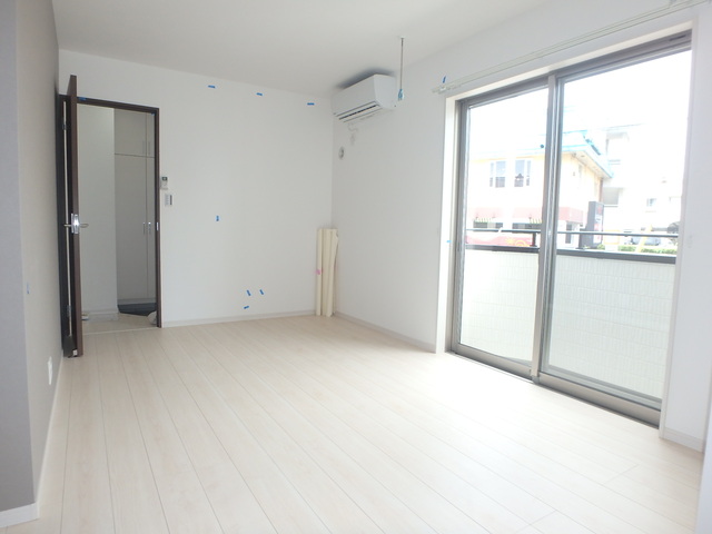 居室・リビング　エアコン１基付のリビングダイニング