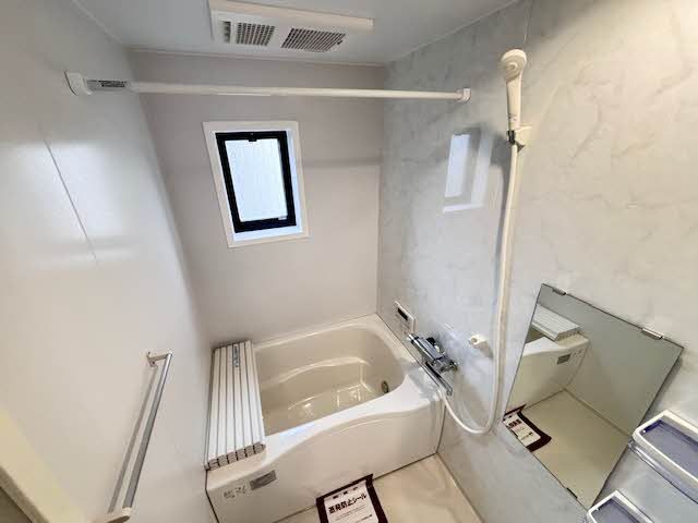 バス・シャワールーム　バスルーム