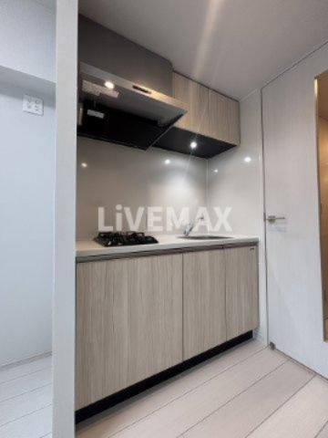 キッチン　別号室につきフローリングが異なります。