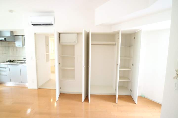 収納　洋室※参考写真