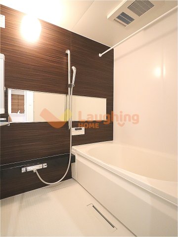 バス・シャワールーム　落ち着いた空間のお風呂です