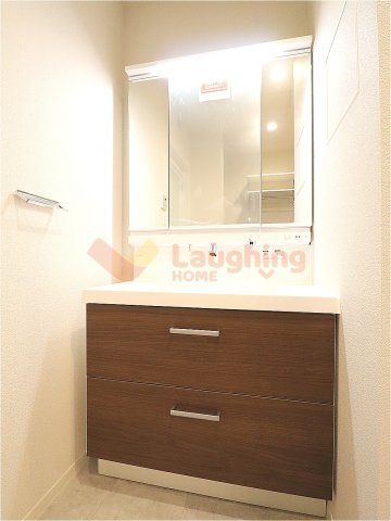 洗面設備　コンパクトで使いやすい洗面所