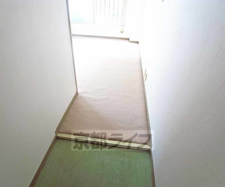 その他部屋・スペース　明るい廊下です。