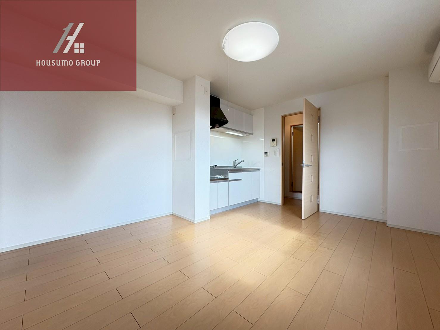 居室・リビング　こちらの居間で趣味の時間をお楽しみください