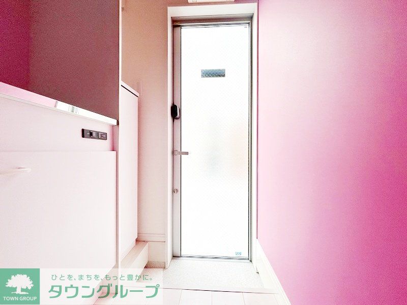 玄関　お部屋探しは株式会社　タウンハウジング　までお気軽にお問合…
