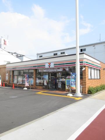 コンビニ　セブンイレブン（コンビニ）まで95m