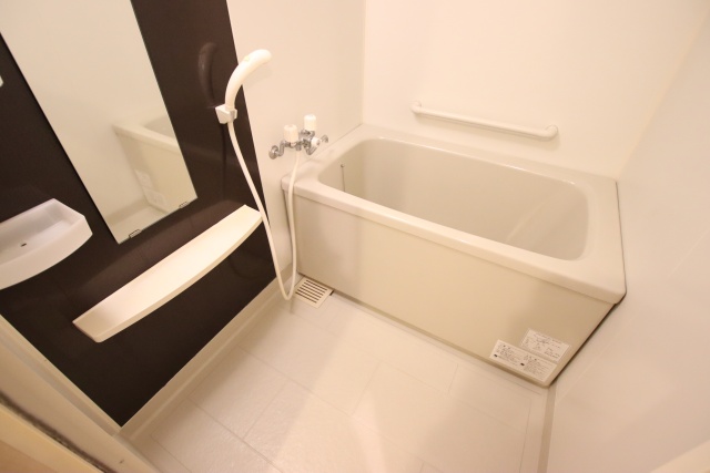 バス・シャワールーム　※別室の参考写真の為、現況優先です。