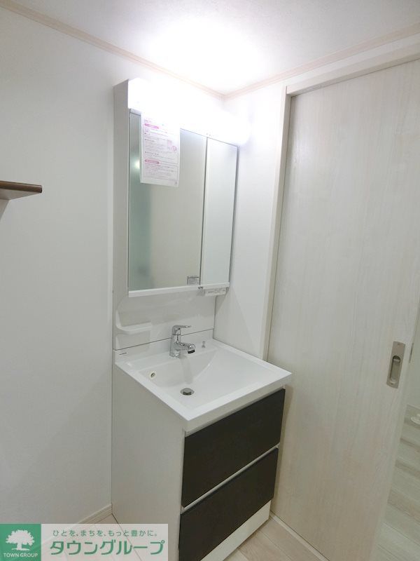 洗面設備　シャンプードレッサーが標準装備！朝の身支度が快適に♪