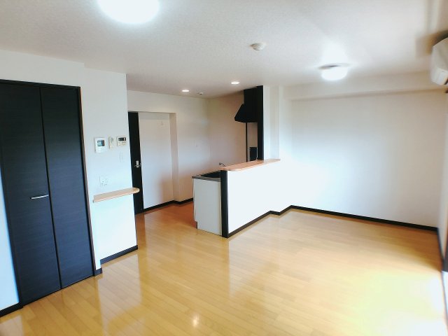 居室・リビング　広々使える13.2帖のリビング