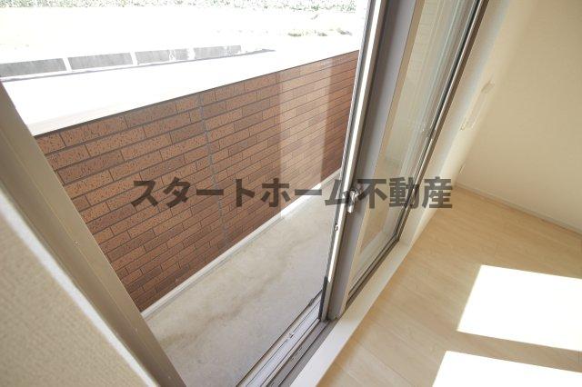 バルコニー　お洗濯にも便利なバルコニー付き