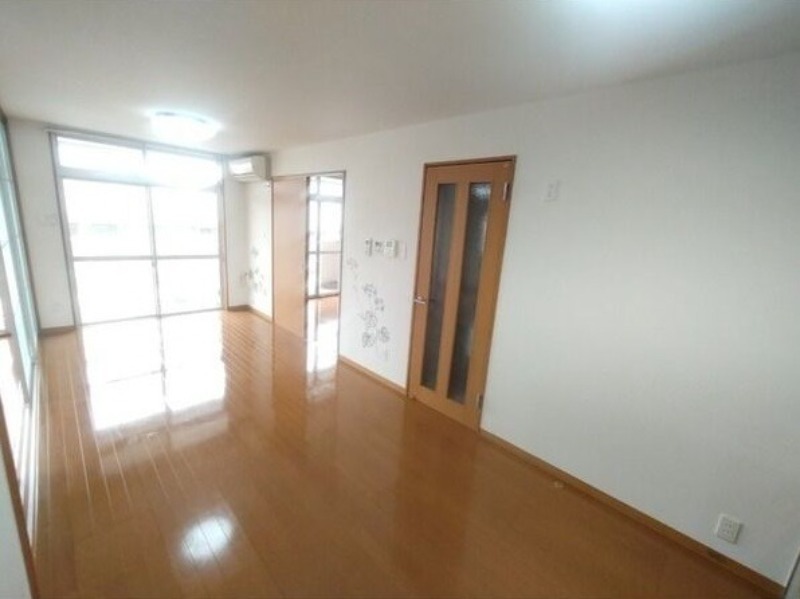 居室・リビング　図面と現状に相違がある場合には現状を優先