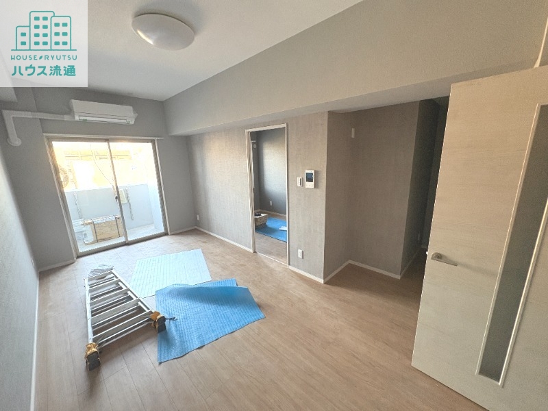 居室・リビング　※別号室の写真※