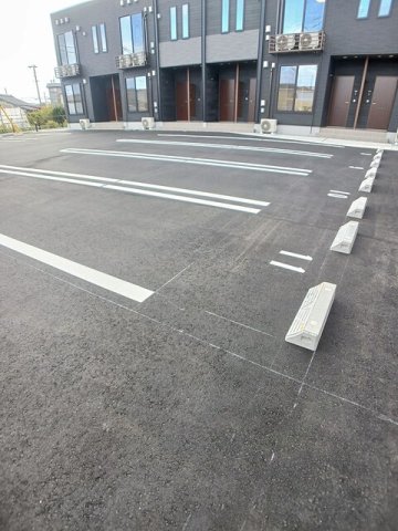 駐車場　駐車スペースもあります