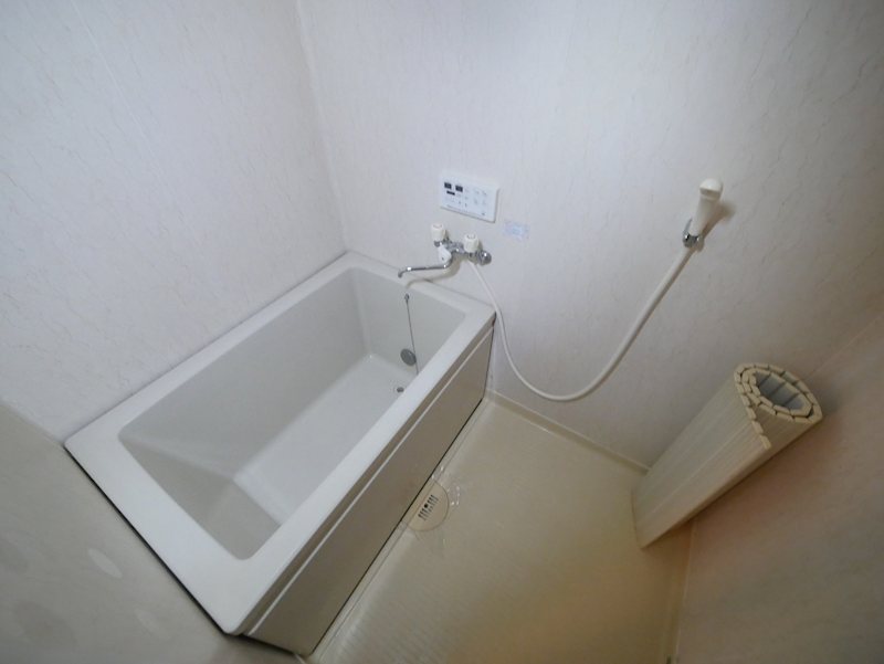 バス・シャワールーム　シャワー、追い焚き給湯