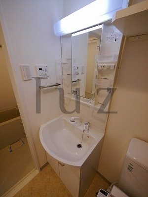 洗面設備　人気の独立洗面台！