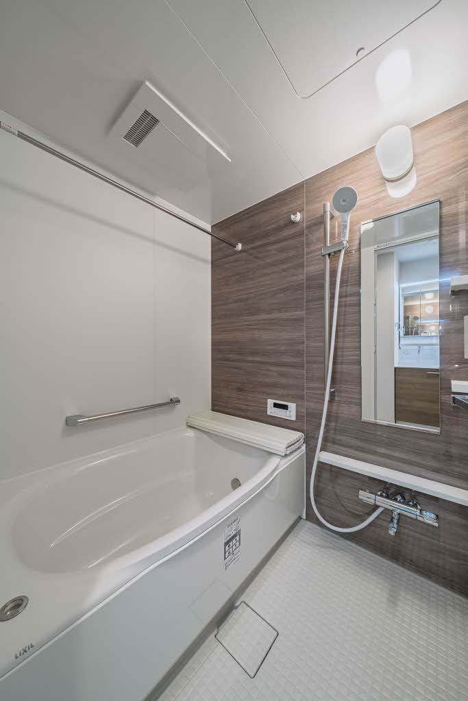 バス・シャワールーム　バスルーム