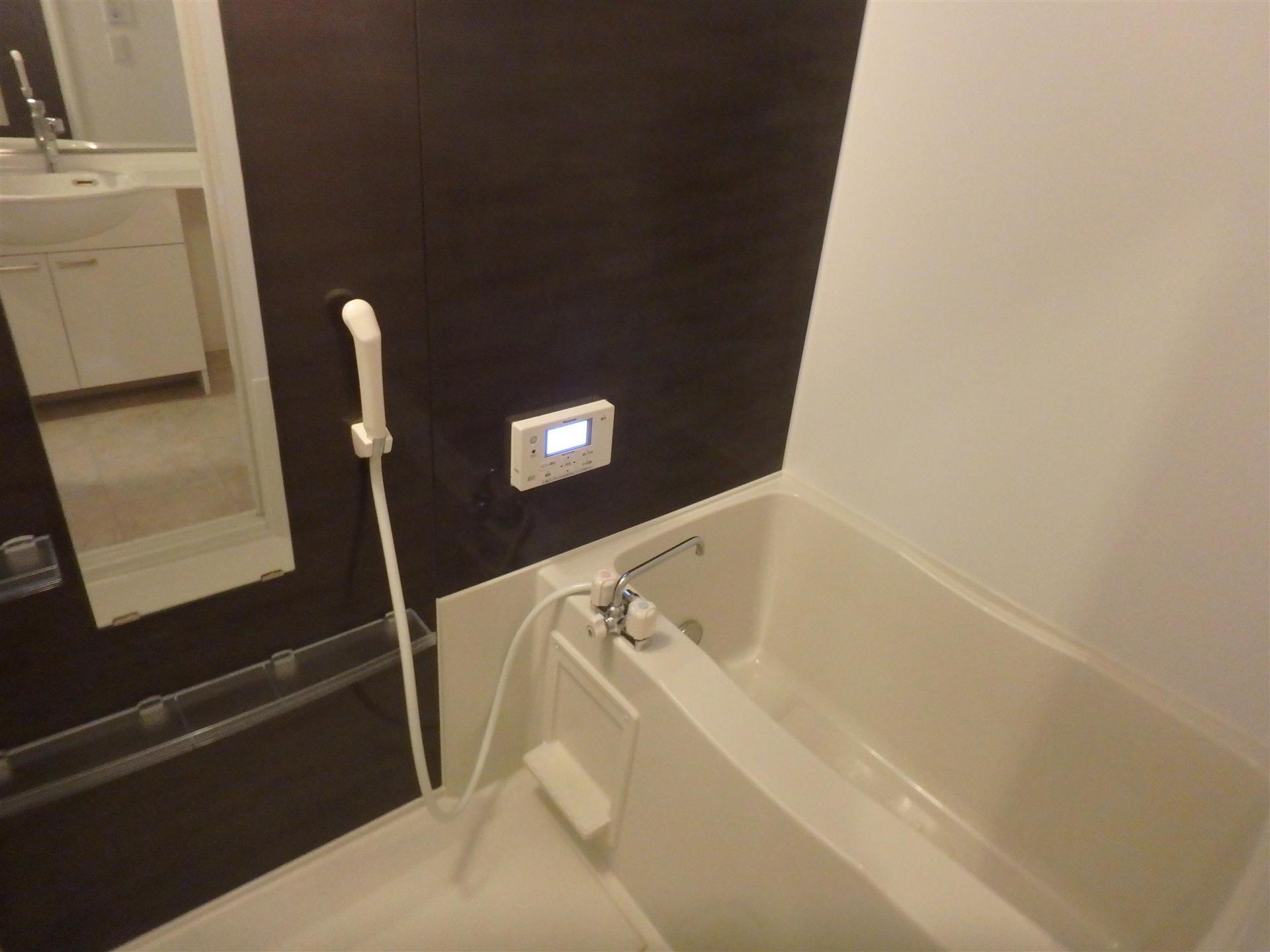 バス・シャワールーム　追い焚き付きのお風呂でゆったり半身浴☆