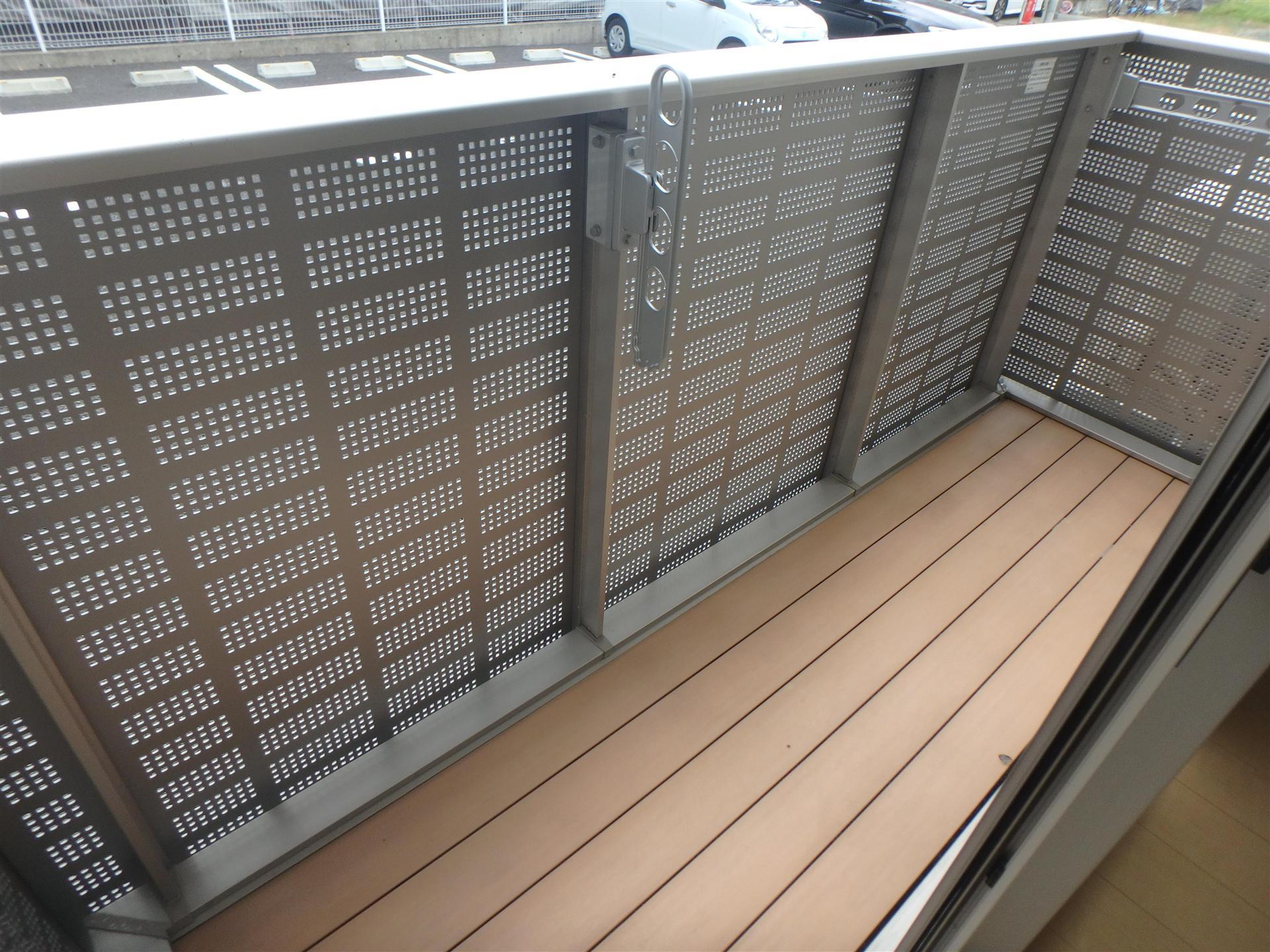 バルコニー　１階ですがベランダ付きなのでお布団も干せます。