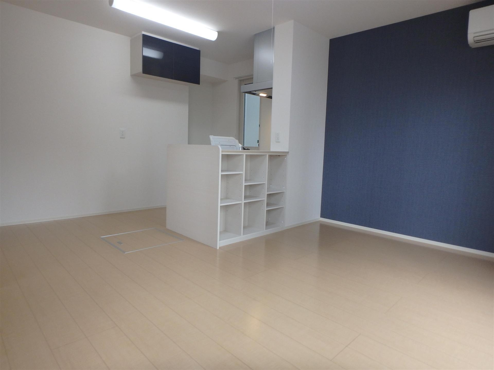 居室・リビング　アクセントクロスがオシャレなリビング１０．２帖。