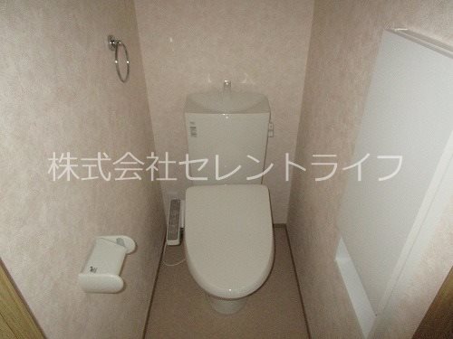 トイレ　温水洗浄暖房便座