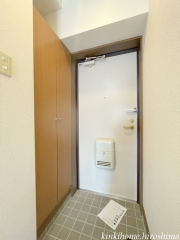 玄関　写真は別のお部屋です。