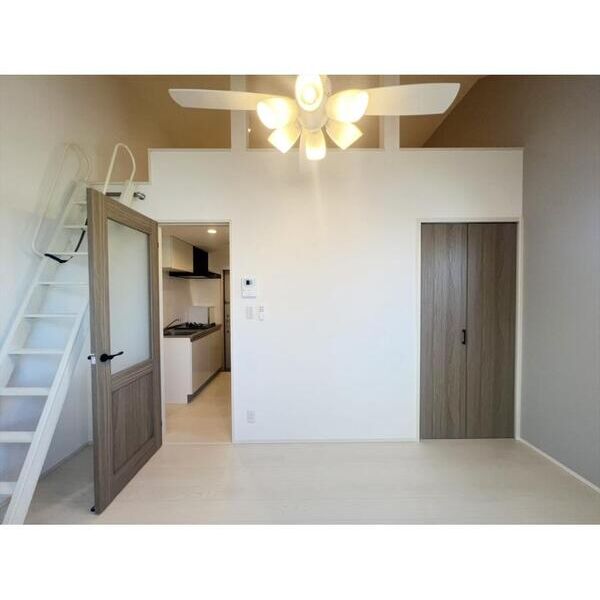 居室・リビング　※別号室の参考写真です