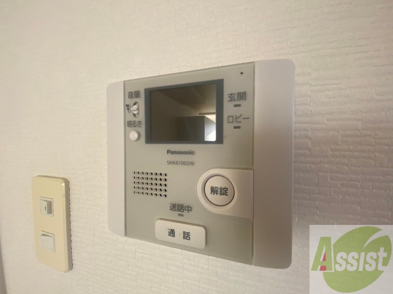 セキュリティ　ＴＶモニター付インターホンです。来客者の顔が見えるので安心！