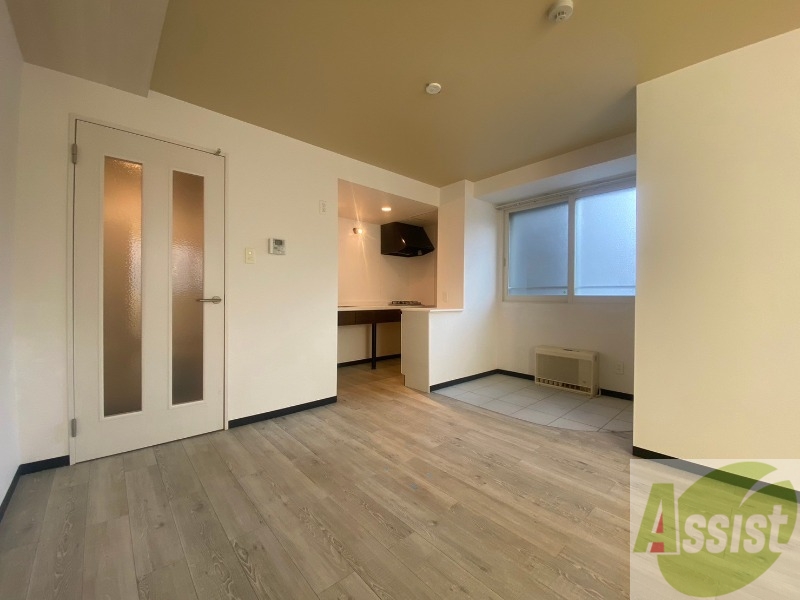 居室・リビング　リビングは白を基調としていて明るい印象ですね！