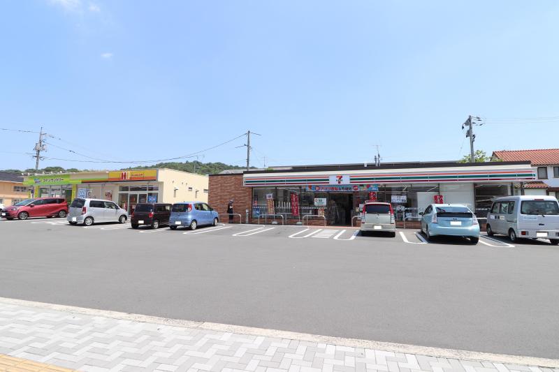 コンビニ　セブンイレブン（コンビニ）まで1100m